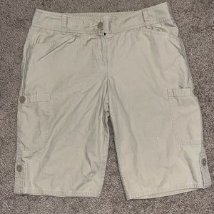 Ann Taylor|Loft khaki size 6 cargo shorts